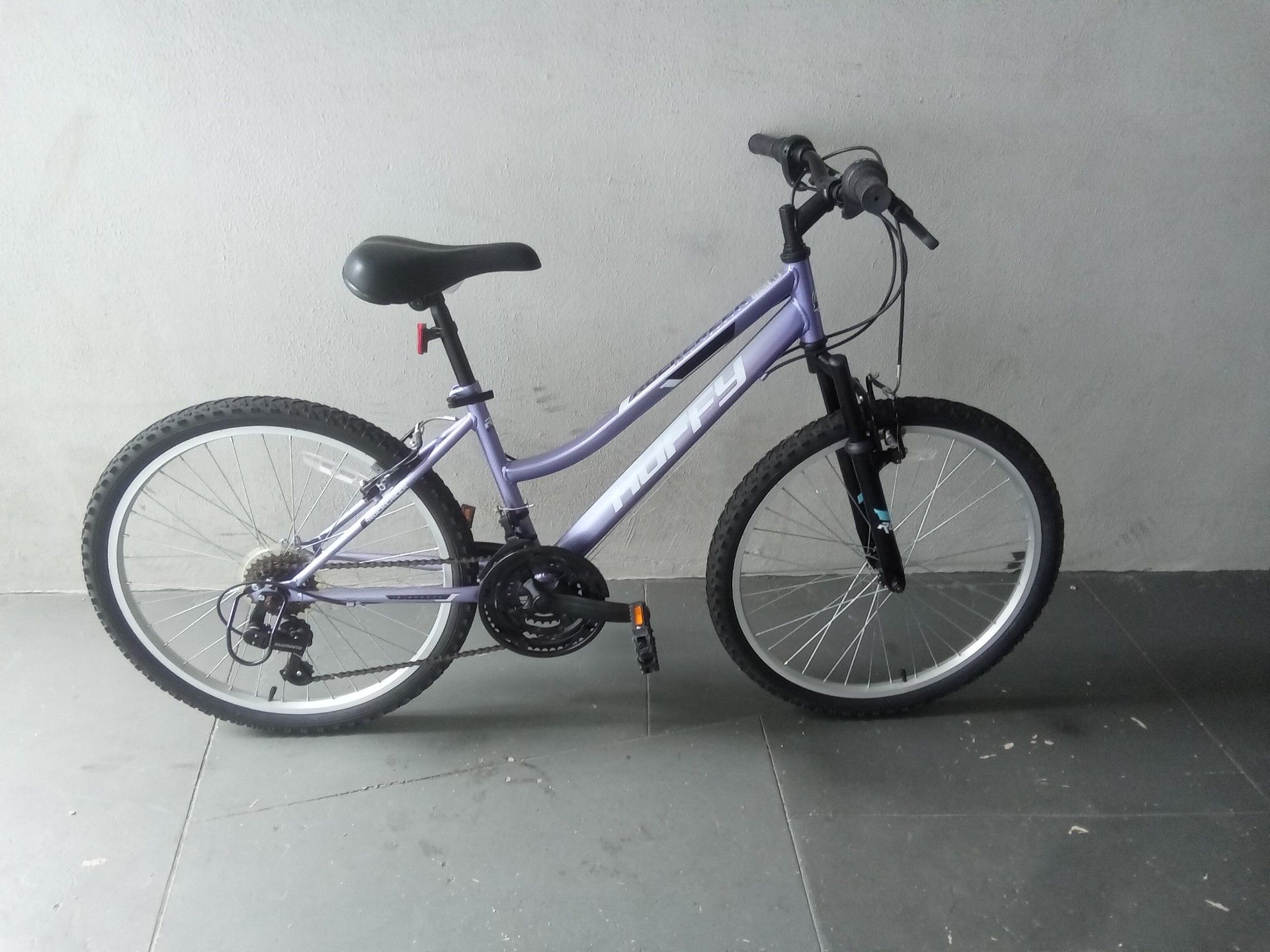 BICYCLE HUFFY 18 SPEED SIZE 24 BRAND NEW