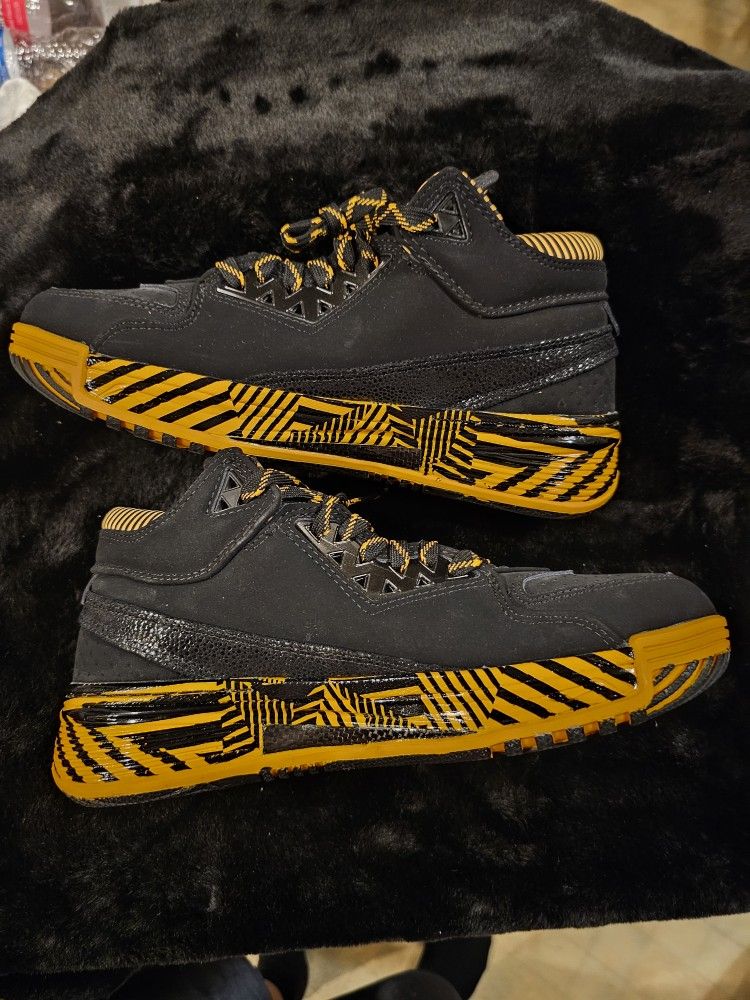 Size 9- 151. Way Of Wade 2 Caution
