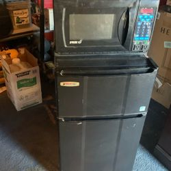 Refrigerator Y Microwave $250