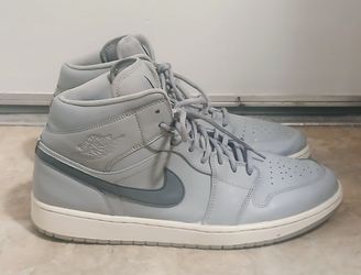 Air Jordan 1 Mid Grey Sneakers