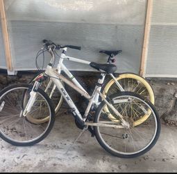 GT Bike White