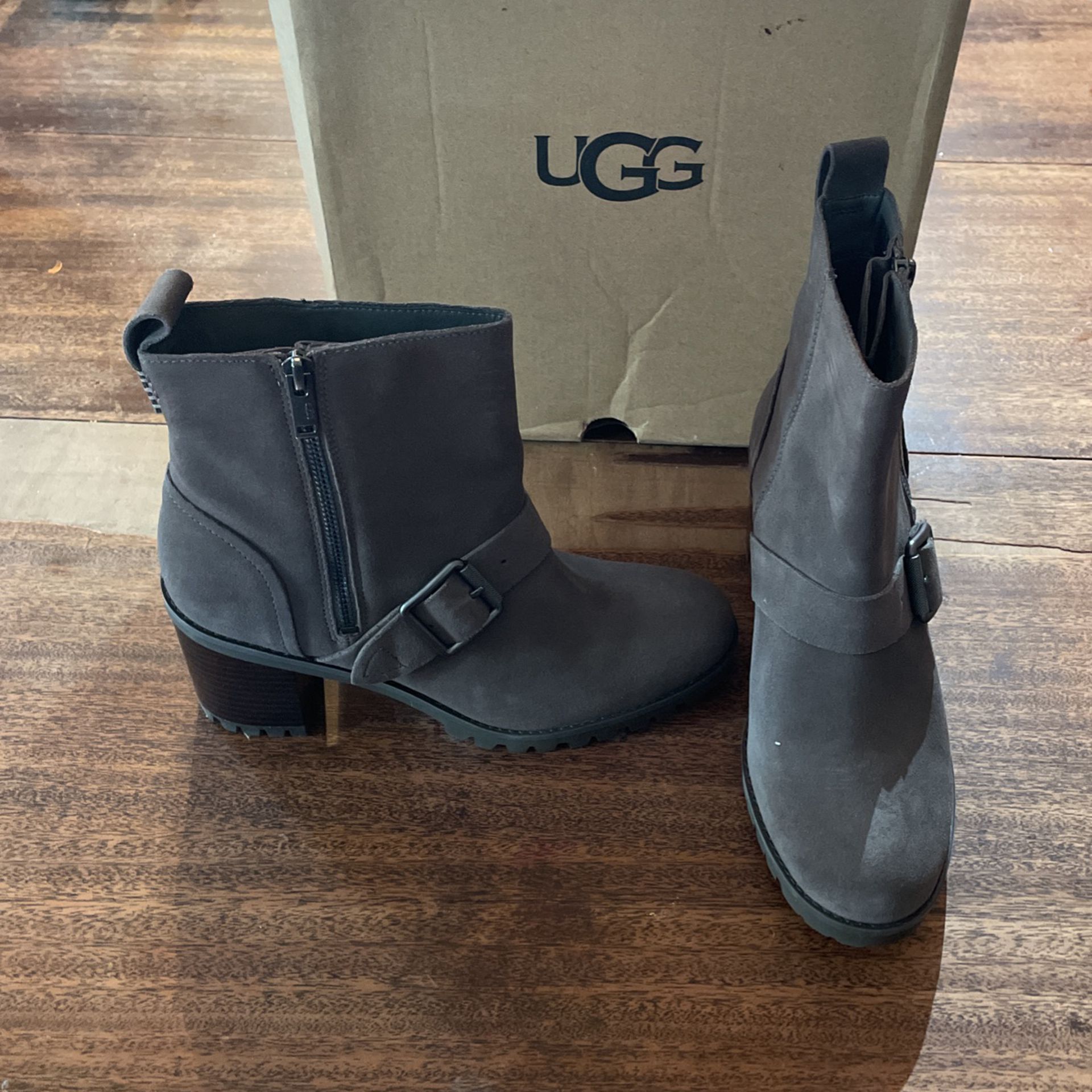 UGG Size 8 Boots 