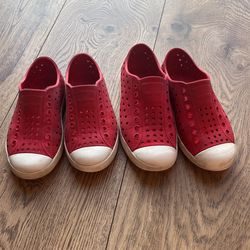 Red native Shoes (2 Sets)