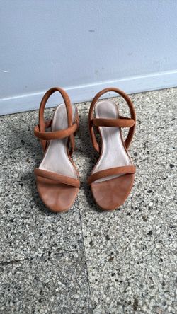Size 6 Intentionally Blank Sandals