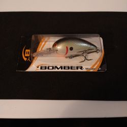 New Bomber Red Eye Spotted Shad Black/Grey Crank Bait 2"In