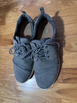 Tom’s Sneakers