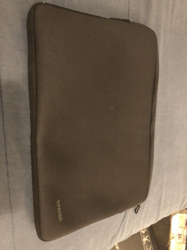 Incase neoprene sleeve