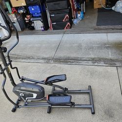 MaxKare Elliptical Machine. NEVER USED. 