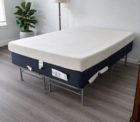 Newer Queen Zinus memory foam mattress / box spring / bed frame