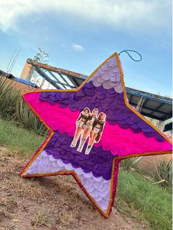 Piñata K-pop