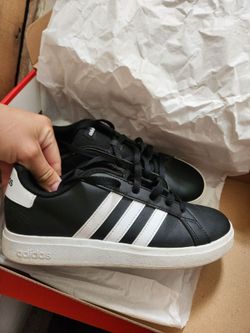 Adidas Boys size 5