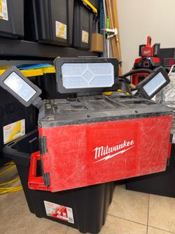 Milwaukee M18 Packout 3000 Lumens LED Light