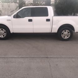 2005 Ford F-150   Habló Epanol