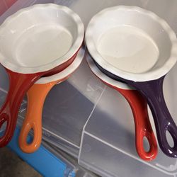 Tart/quiche/pie pans with handles. 