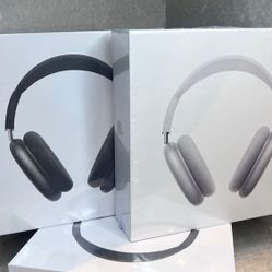 Apple AirPod Maxes