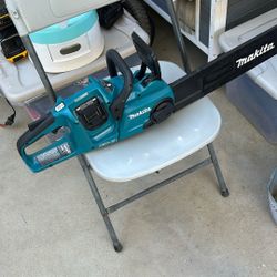 Makita Chainsaw 16” New.        36 V  Chainsaw Is New$250