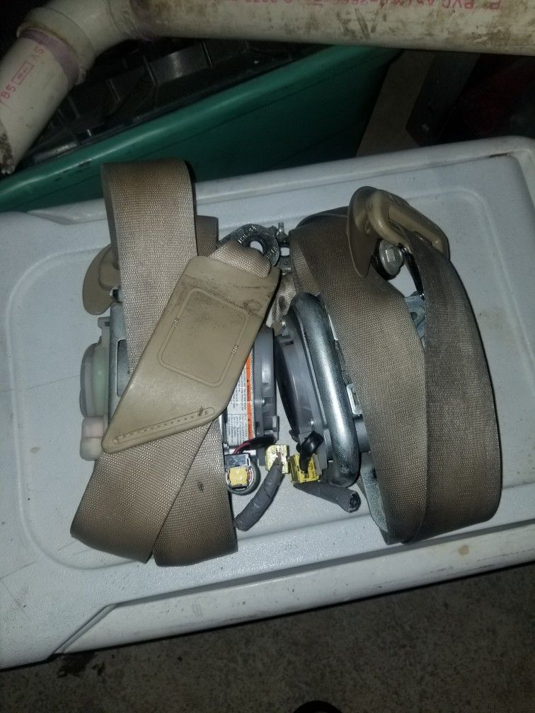 Front Seat Belts