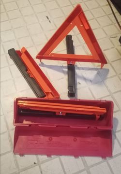 Cortina Strato-Flare 219 DOT Safety Triangle Kits