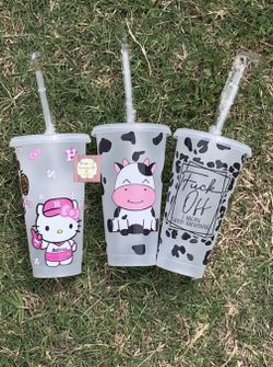 Plastic Cups / Hello Kitty
