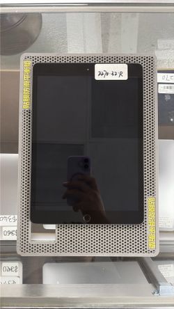 IPad 8 32GB WiFi version good Condition 