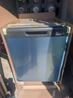 Built-In Dishwasher Dark Finish
