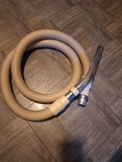 Vacuum Hose.  Good Condition 