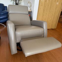 El dorado Electronic Reclining Swivel Chair