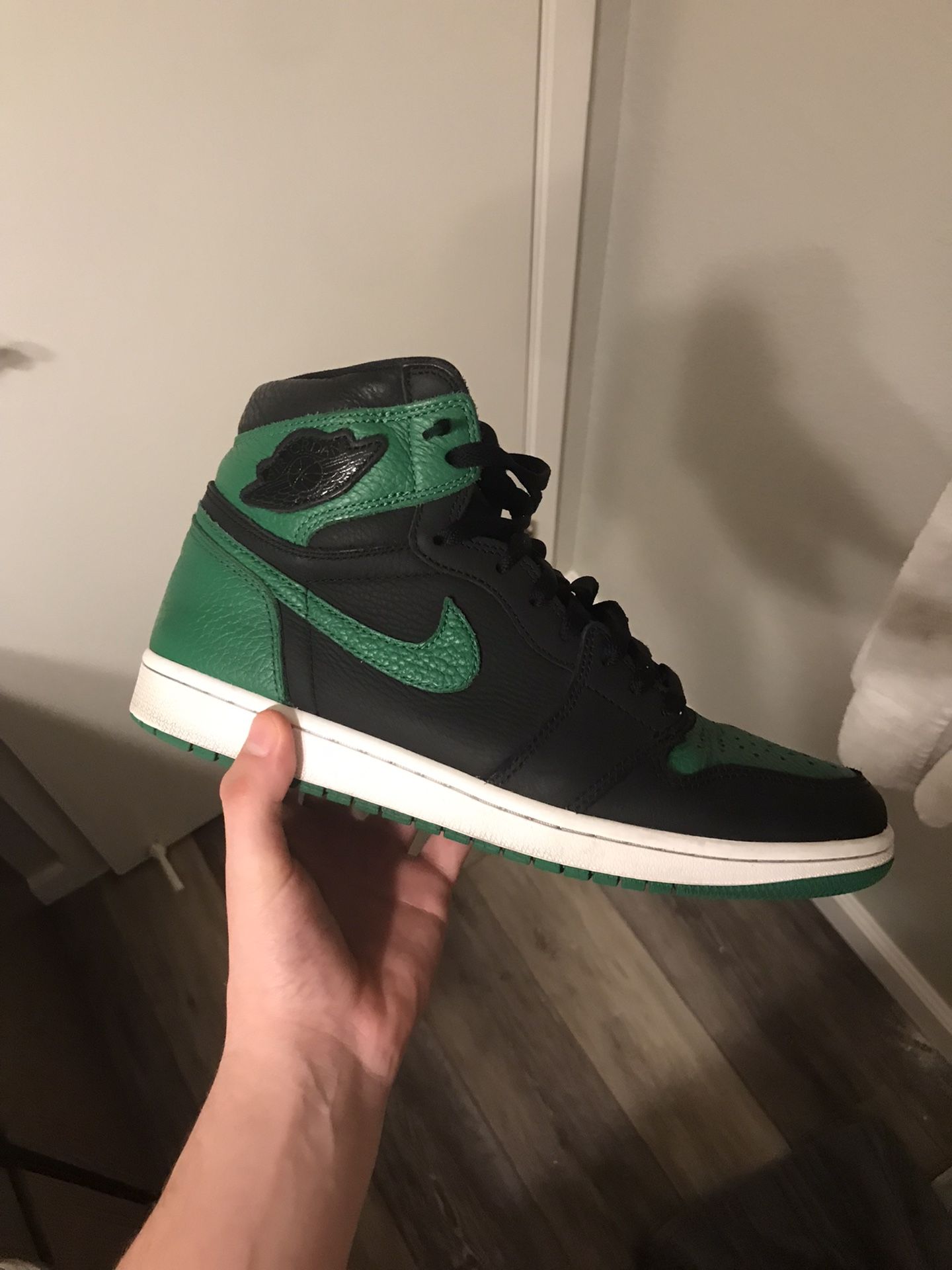 Jordan 1 pine green