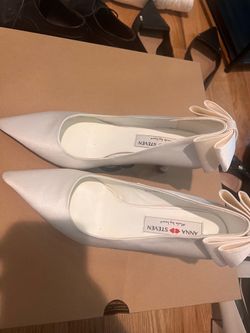 White Satin Pointed Toe Heels with Bow / Wedding Shoes - Size 8/8.5