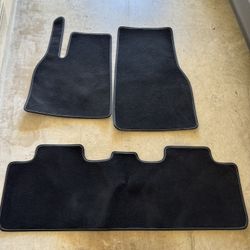 OEM Tesla Model Y Carpet Floor Mats (Set of 3) - Like New!