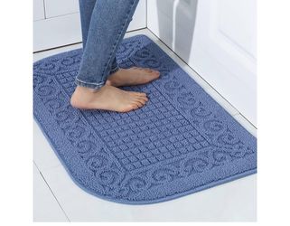 Las alfombras de cocina antifatiga están hechas de 100 % polipropileno, semiredondas están especializadas en antideslizantes y lavables a máquina