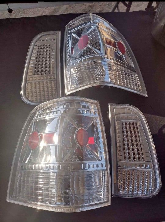 03-06 Lincoln Navigator Tail Lights Luces Traseras Calaveras Micas