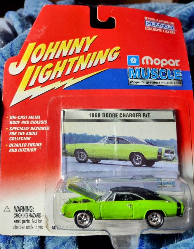 Johnny Lightning Sealed '69 Dodge Charger R/T Vintage