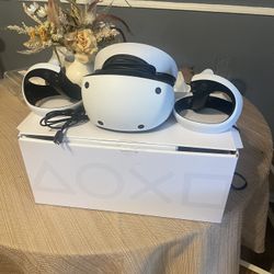 Sony PlayStation VR2 2023 Virtual Reality Bundle - With Remote Charging Station