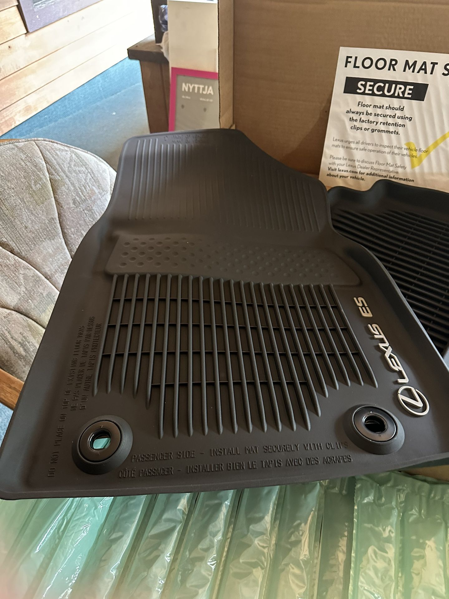 2022 Lexus Es350 All Weather Floor Mats for Sale in Kissimmee FL
