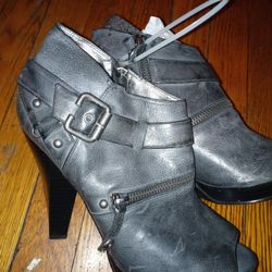 Ladies GUESS leather boots