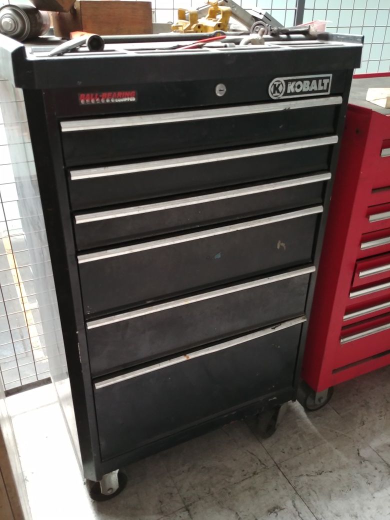 Kobalt roll away tool box chest