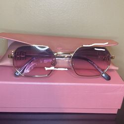 Brand new Pink sunglasses no damage perfect conditions with box included