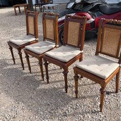 4 Dinning Room Chairs