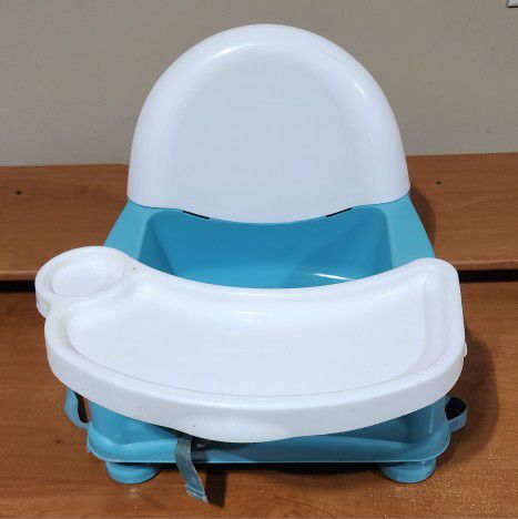Safety 1st Easy Care Swing Tray Feeding Booster

