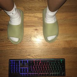 Gaming Keyboard Changes Color.