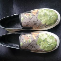 $250 Gucci Size 40