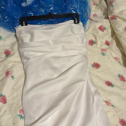 Wedding Dress With Extra Accessories Shown On Picture With The Bag 