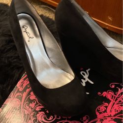 Size 6.5 Heels Platforms Wedges Black Suede Cute