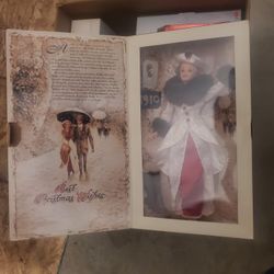 Holiday Memories Barbie  Hallmark Special Edition cial