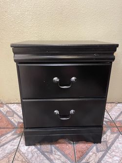 2 Drawer Nightstand