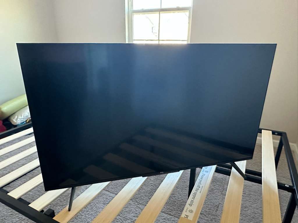 TV - TCL 50’’ QLED 4K With Wall Mount