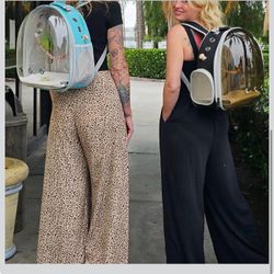 Bird Travel Cage – Astronaut-Style Backpack with Transparent Space Capsule for Parakeets, Cockatiels, and Parrots; Includes Metal Tray and Wooden Perc