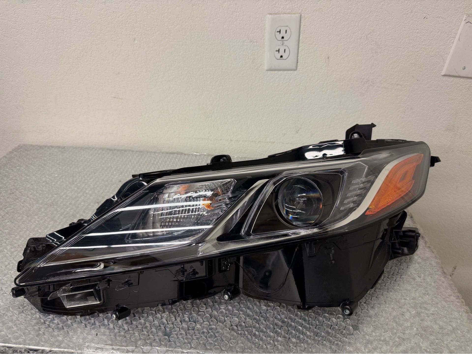 2019-2024 Camry Left Headlight OEM