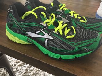 Brooks Ravenna running shoes - size 10